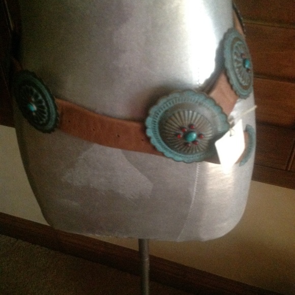 NWT patina jeweled concho belt - Picture 3 of 6